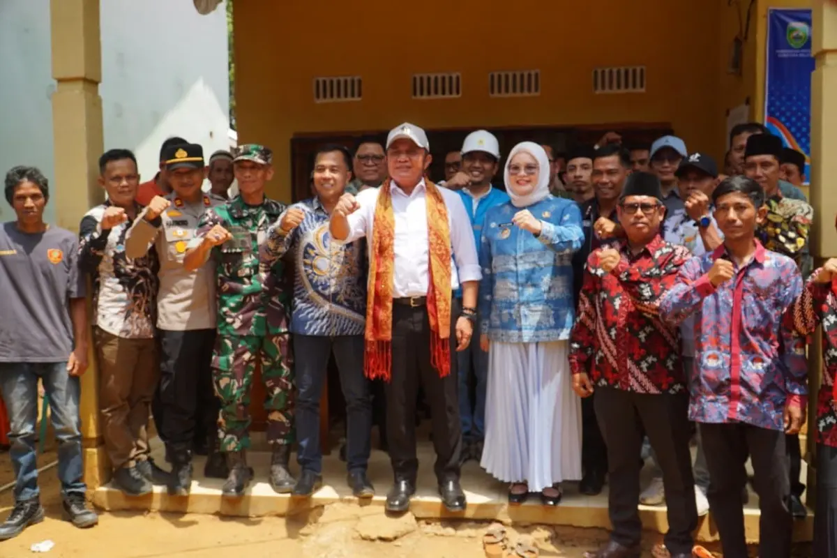 Gubernur Provinsi Sumatera Selatan (Sumsel), Herman Deru, berkunjung ke Desa Siju, Kecamatan Rambutan, Kabupaten Banyuasin, Kamis, 28 Agustus 2025. (foto : WARTADESAKU.ID/AYAS)