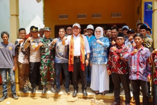 Gubernur Provinsi Sumatera Selatan (Sumsel), Herman Deru, berkunjung ke Desa Siju, Kecamatan Rambutan, Kabupaten Banyuasin, Kamis, 28 Agustus 2025. (foto : WARTADESAKU.ID/AYAS)