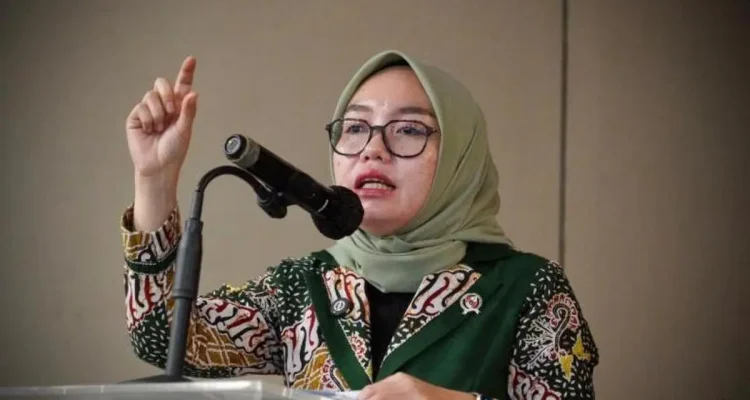 Wamenkop Republik Indonesia, Farida Farichah, saat menghadiri Rapat Anggota Tahunan (RAT) Induk Koperasi Pegawai Republik Indonesia (IKPRI) Tahun Buku 2025 di Jakarta, hari Rabu, 24 Juni 2026. (foto : kop.go.id)