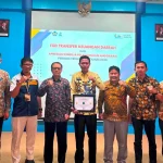 Pemkab Muba meraih penghargaan atas keberhasilan sebagai daerah dengan penyaluran Dana Desa Tercepat dan Akurat untuk Semester I Tahun 2026, dari Kantor Pelayanan Perbendaharaan Negara Sekayu. (WARTADESAKU.CO.ID/HAIRUDIN)